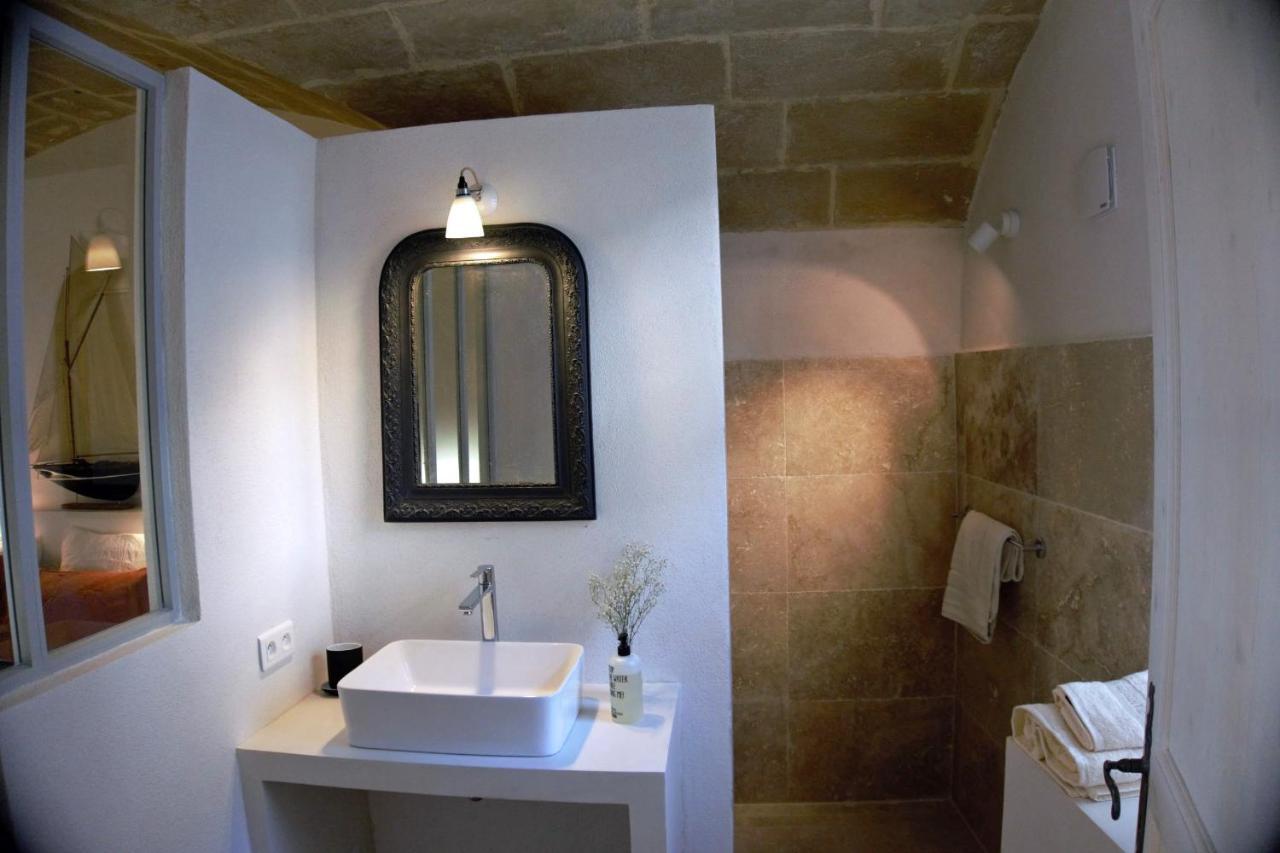 Les Canisses, Magnifique Appartement Avec Terrasse Au Coeur D'Uzès Exterior foto